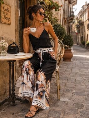 Women's  Wide-Leg Pants - Scenic Cityscape Print, NWT, OS, Made In Italy